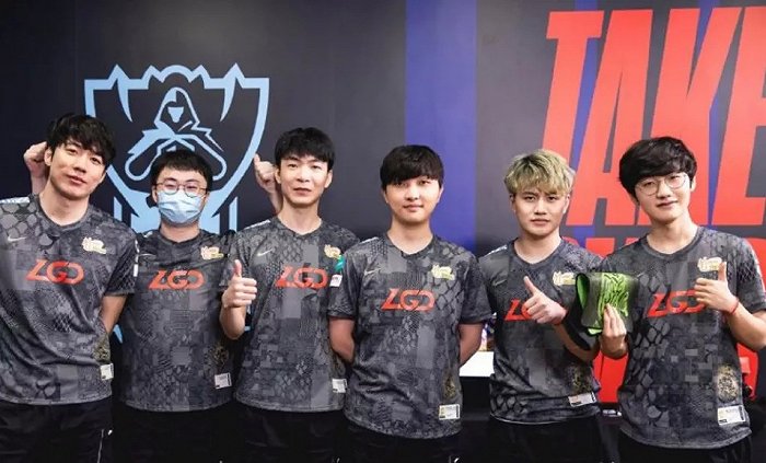 全英羽球超级1000赛 ｜ 陈康乐次局带伤作战  乐蒂3连胜印尼组合杀入8强.