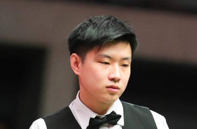 卡里乌斯：夏窗收到过报价但不太满意；退役是我的一个选项